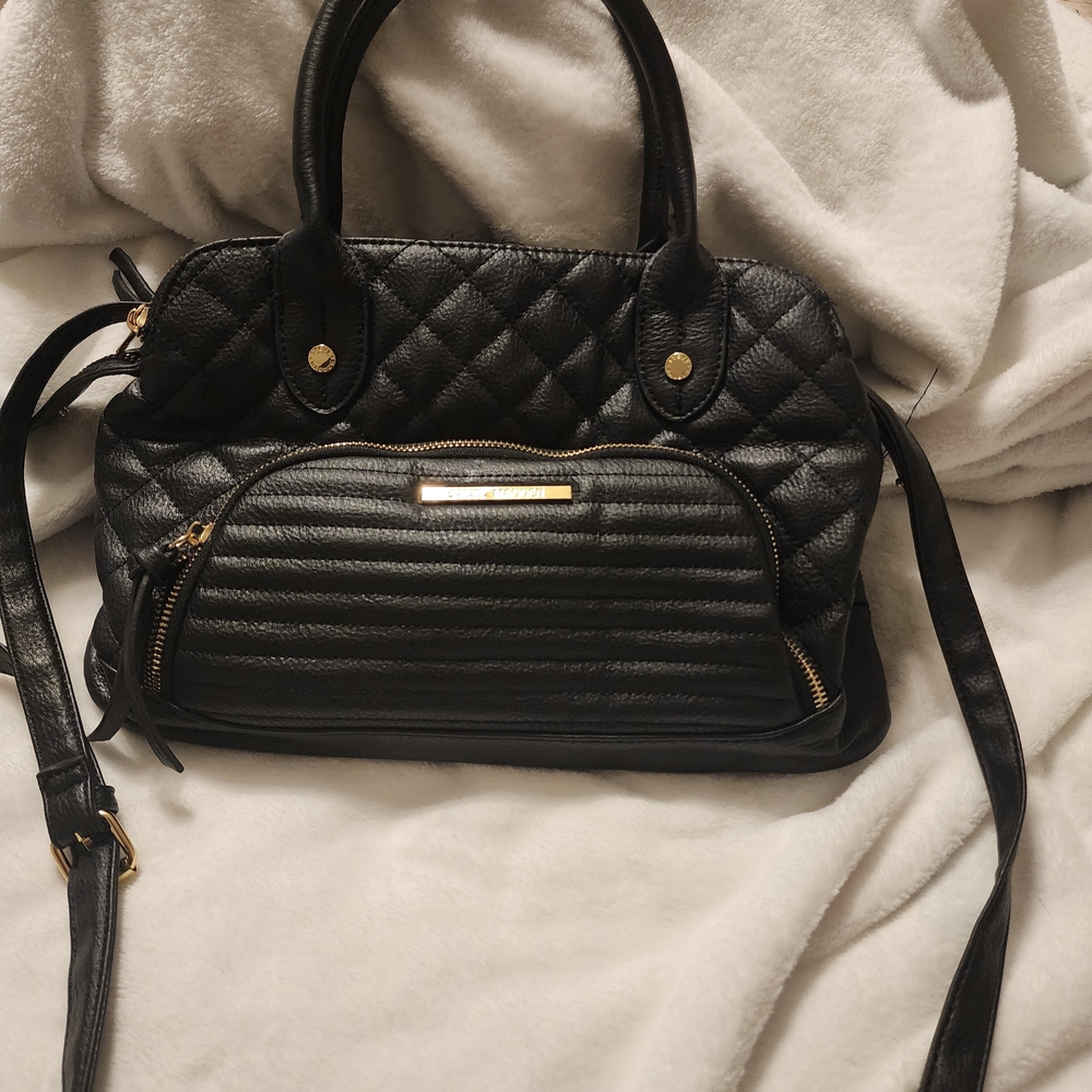 Elegant Black Quilted Handbag